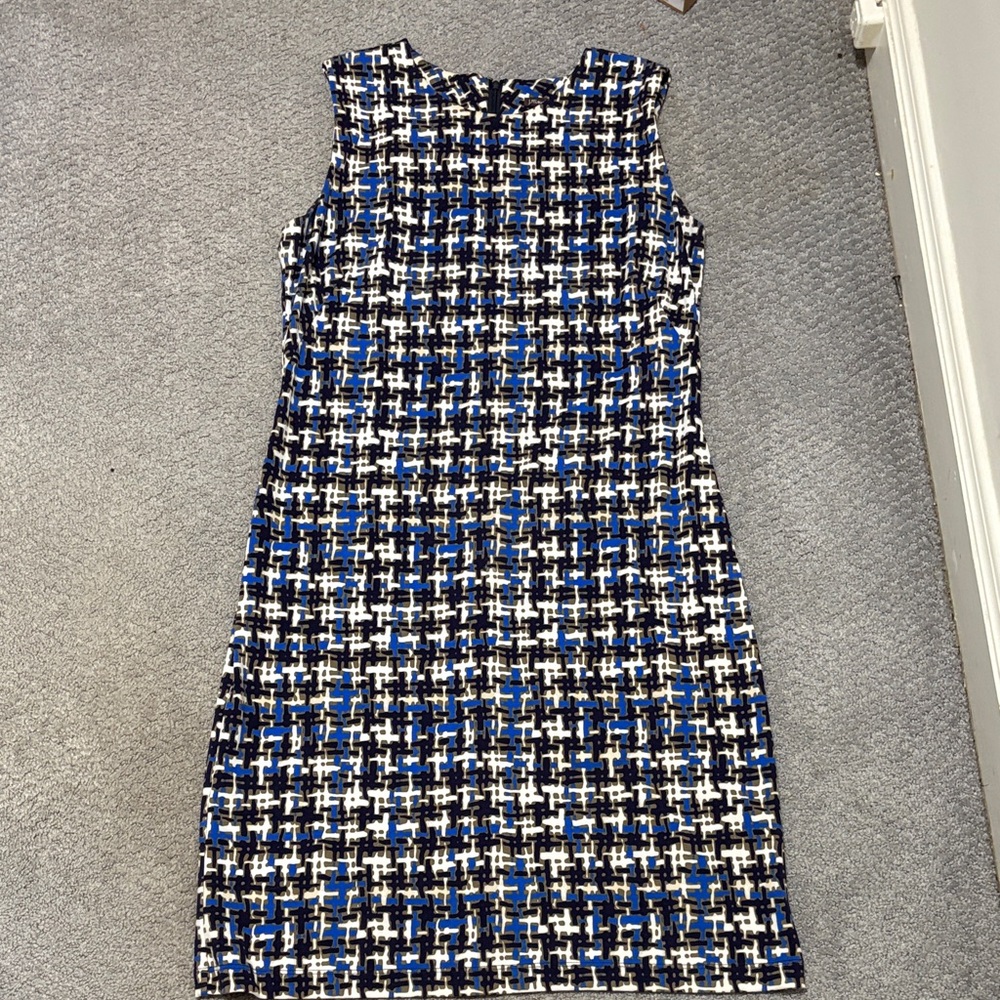 J. McLaughlin Blue and White Patterned l Sheath Dress Large